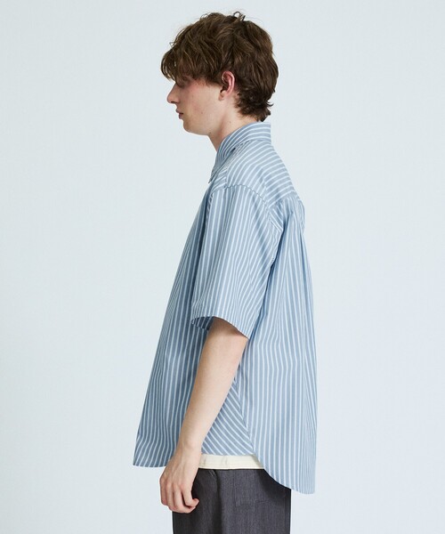 ABAHOUSE(アバハウス)の「【JAMES FABRIC】サイドガゼット ストライプシャツ / オーバーサイズ(シャツ/ブラウス・メンズ・サックスブルー/グレイッシュブルー/ライトグレー・46/48)」の14枚目の写真
