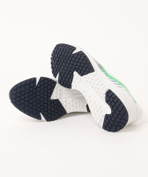 NIKE（ナイキ）の「NIKE ナイキ RUN DEFY【超軽量】メンズスニーカー ランニングシューズ(ランデファイ) HM9594-104 ホワイト/グリーンスパーク（スニーカー・メンズ・ホワイト系その他・28.0cm/27.5cm/27.0cm/26.5cm/26.0cm/25.5cm/30.0cm/29.0cm）」の3枚目の写真