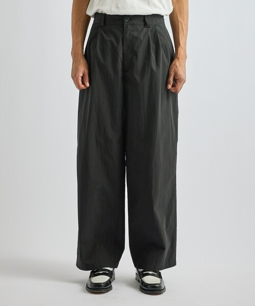 Saturdays NYC(サタデーズ ニューヨークシティ )の「George Wide Two Tuck Pant(その他パンツ・メンズ・ブラック/ダークブラウン・M/L/S)」の1枚目の写真