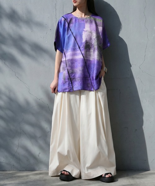 antiqua(アンティカ)の「異素材切替 アート柄 ドルマン トップス(Tシャツ/カットソー・レディース・パープル系その他/グレー系その他・ONESIZE)」の3枚目の写真