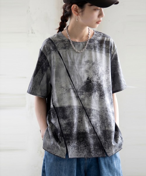 antiqua(アンティカ)の「異素材切替 アート柄 ドルマン トップス(Tシャツ/カットソー・レディース・パープル系その他/グレー系その他・ONESIZE)」の12枚目の写真