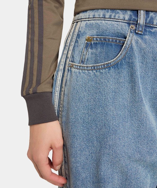 adidas(アディダス)の「ハイライズ バレルレッグ デニムパンツ / アディダスオリジナルス adidas Originals(デニムパンツ・レディース・ブルー・26/30/25/30/27/30/28/30/29/30/30W 30L/31W 30L/32W 30L/33W 30L/34W 30L)」の4枚目の写真