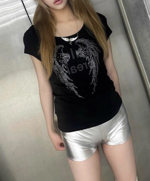 ViViDAY（ビビデー）の「ラインストーン天使の羽＆英字ロゴ　tシャツ（Tシャツ/カットソー・レディース・ブラック・M）」の7枚目の写真