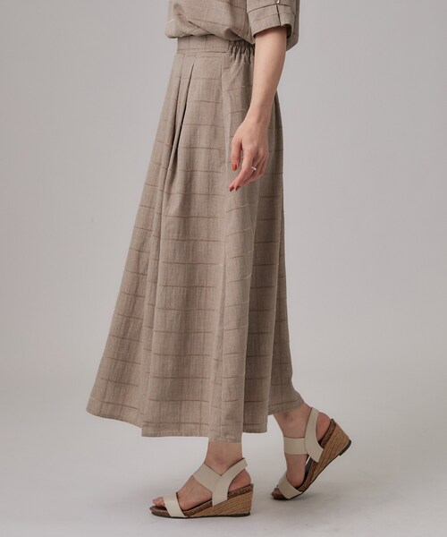 SHOO・LA・RUE(シューラルー)の「【セットアップ可/S-LL】モールチェックで上品に タックフレアスカート(スカート・レディース・ベージュ/ブラック/ブラウン系その他・01/02/03/04)」の21枚目の写真