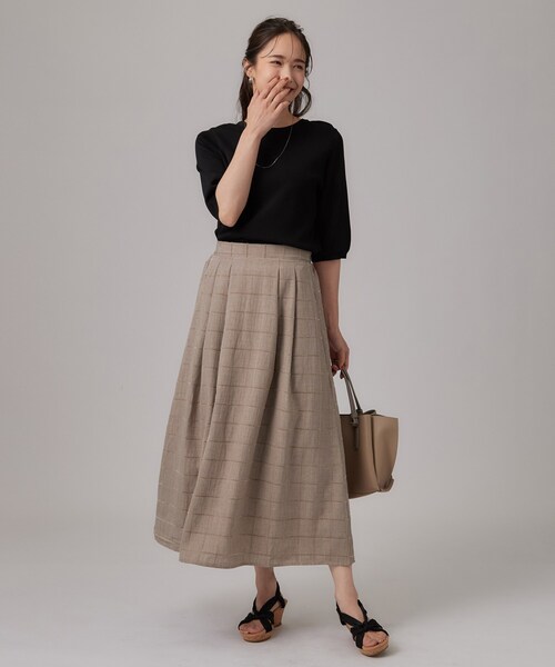 SHOO・LA・RUE(シューラルー)の「【セットアップ可/S-LL】モールチェックで上品に タックフレアスカート(スカート・レディース・ベージュ/ブラック/ブラウン系その他・01/02/03/04)」の22枚目の写真