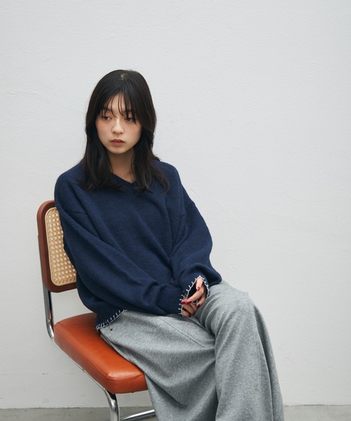 UNDERSTATEMENTs(アンダーステイトメント)の「【ユニセックス】配色Vネックステッチニット(ニット/セーター・メンズ・チャコールグレー/グリーン/ネイビー・MEDIUM/LARGE)」の7枚目の写真