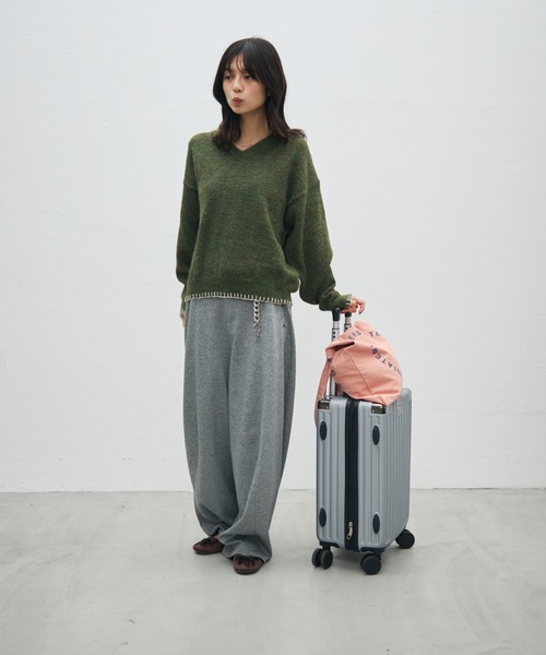 UNDERSTATEMENTs(アンダーステイトメント)の「【ユニセックス】配色Vネックステッチニット(ニット/セーター・メンズ・チャコールグレー/グリーン/ネイビー・MEDIUM/LARGE)」の11枚目の写真