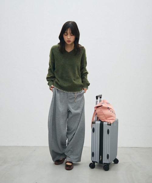 UNDERSTATEMENTs(アンダーステイトメント)の「【ユニセックス】配色Vネックステッチニット(ニット/セーター・メンズ・チャコールグレー/グリーン/ネイビー・MEDIUM/LARGE)」の12枚目の写真