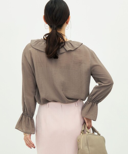 NOLLEY’S(ノーリーズ)の「【BECシリーズ】ウォッシャブルギャザーフリルブラウス(シャツ/ブラウス・レディース・インディゴブルー/ベージュ/カーキ・38)」の15枚目の写真