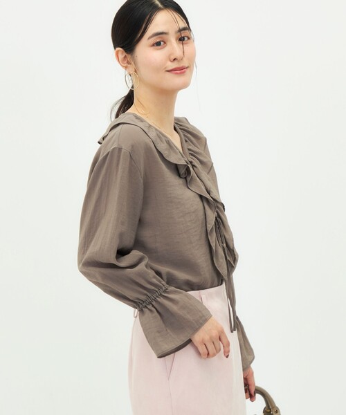 NOLLEY’S(ノーリーズ)の「【BECシリーズ】ウォッシャブルギャザーフリルブラウス(シャツ/ブラウス・レディース・インディゴブルー/ベージュ/カーキ・38)」の16枚目の写真