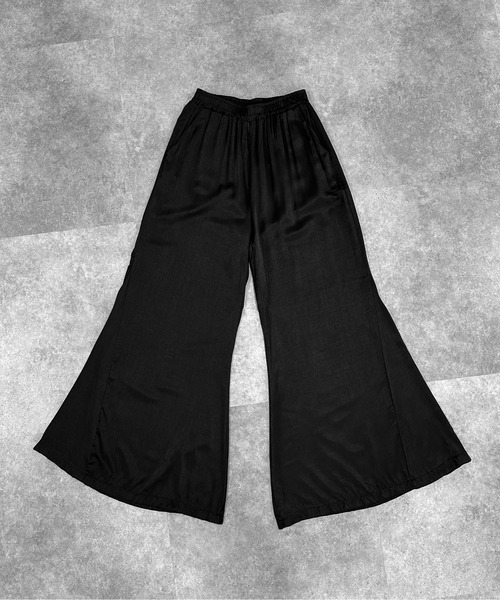 LVEU.(ラブユ.)の「【LVEU.】サテンワイドパンツ / ボトムス パンツ ワイド サテン フレア 光沢 シンプル モード ブラック ZOZOTOWN限定(その他パンツ・レディース・ブラック・FREE)」の22枚目の写真