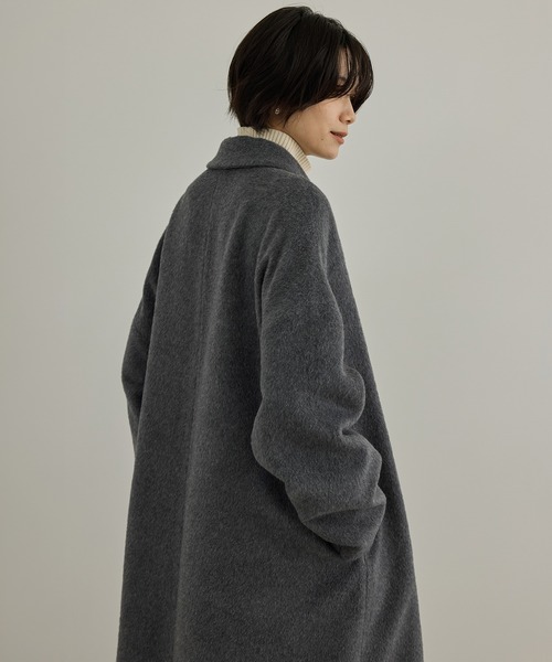 SALON adam et rope'(サロン アダム エ ロペ)の「MTR アルパカシャギーロングコート / 軽量(チェスターコート・レディース・キャメル/チャコールグレー・FREE)」の7枚目の写真
