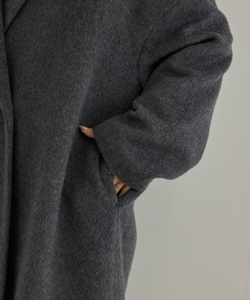 SALON adam et rope'(サロン アダム エ ロペ)の「MTR アルパカシャギーロングコート / 軽量(チェスターコート・レディース・キャメル/チャコールグレー・FREE)」の16枚目の写真