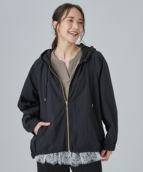 SHOO・LA・RUE(シューラルー)の「【S-LL/撥水】ゴールドパーツで女性らしく ギャザーブルゾン(ブルゾン・レディース・ベージュ/アイボリー/ブラック・03/04/01/02)」の8枚目の写真