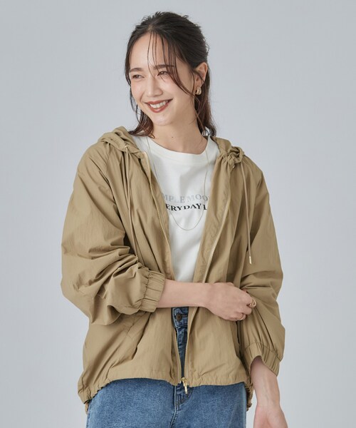 SHOO・LA・RUE(シューラルー)の「【S-LL/撥水】ゴールドパーツで女性らしく ギャザーブルゾン(ブルゾン・レディース・ベージュ/アイボリー/ブラック・03/04/01/02)」の12枚目の写真