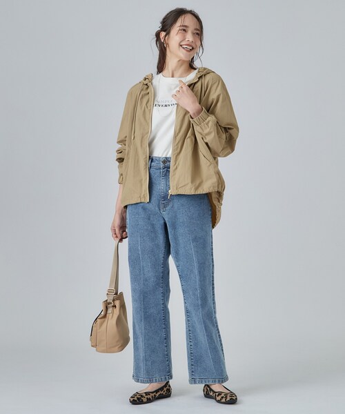 SHOO・LA・RUE(シューラルー)の「【S-LL/撥水】ゴールドパーツで女性らしく ギャザーブルゾン(ブルゾン・レディース・ベージュ/アイボリー/ブラック・03/04/01/02)」の14枚目の写真