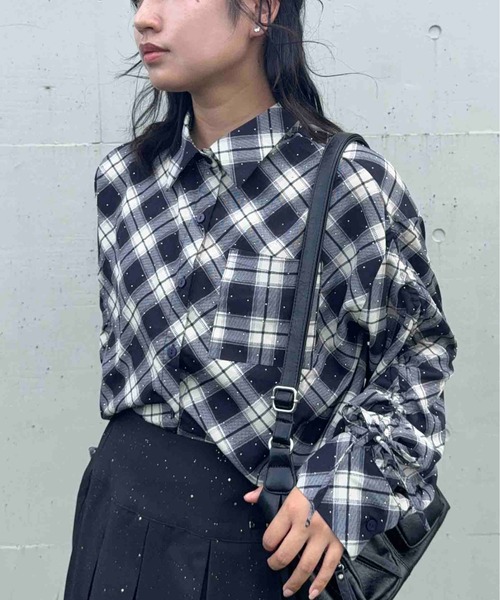 AS KNOW AS plus(アズノゥアズプラス)の「☆ビジュー付き 袖ドロストポケットシャツ(シャツ/ブラウス・レディース・ベージュ系/その他/ブラウン系/ネイビー系・FREE)」の5枚目の写真