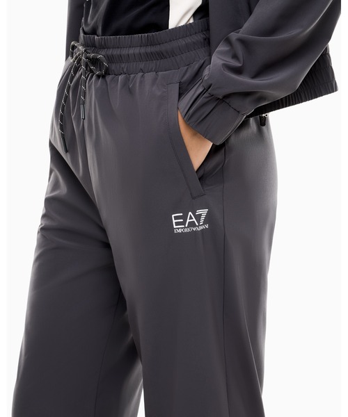 EMPORIO ARMANI EA7(エンポリオアルマーニイーエーセブン)の「<オンライン限定>【エンポリオ アルマーニ EA7】レギュラーフィット ジップ トラックスーツ Tennis Pro(セットアップ・レディース・アッシュブラウン/ダークアッシュ・LARGE/MEDIUM/SMALL/X-SMALL)」の7枚目の写真