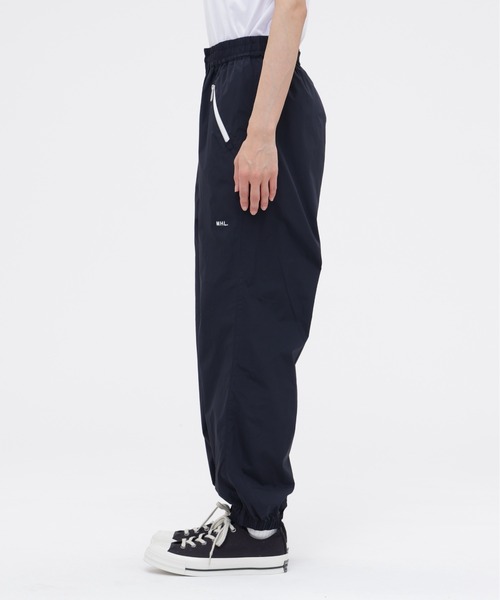 MHL.(エムエイチエル)の「LIGHTWEIGHT NYLON POPLIN(その他パンツ・レディース・ネイビー・MEDIUM/LARGE/SMALL)」の5枚目の写真