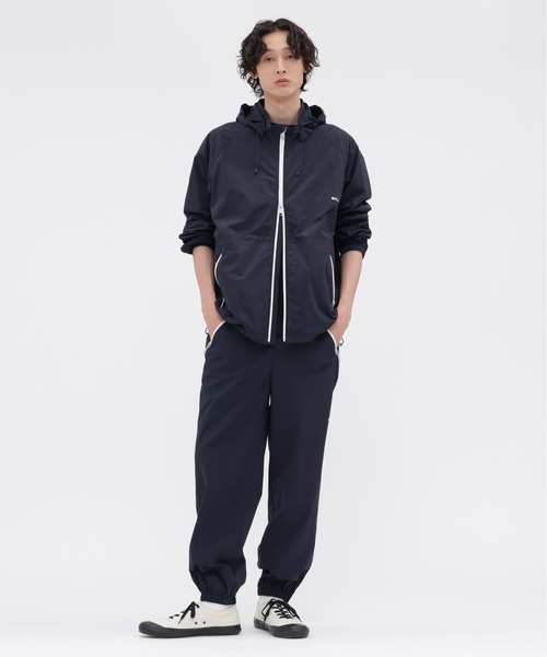 MHL.(エムエイチエル)の「LIGHTWEIGHT NYLON POPLIN(その他パンツ・レディース・ネイビー・MEDIUM/LARGE/SMALL)」の7枚目の写真