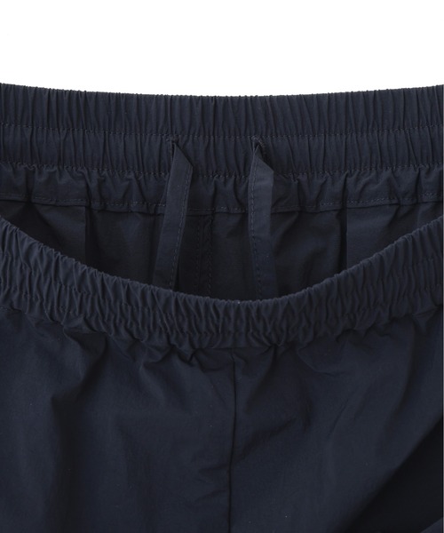 MHL.(エムエイチエル)の「LIGHTWEIGHT NYLON POPLIN(その他パンツ・レディース・ネイビー・MEDIUM/LARGE/SMALL)」の16枚目の写真
