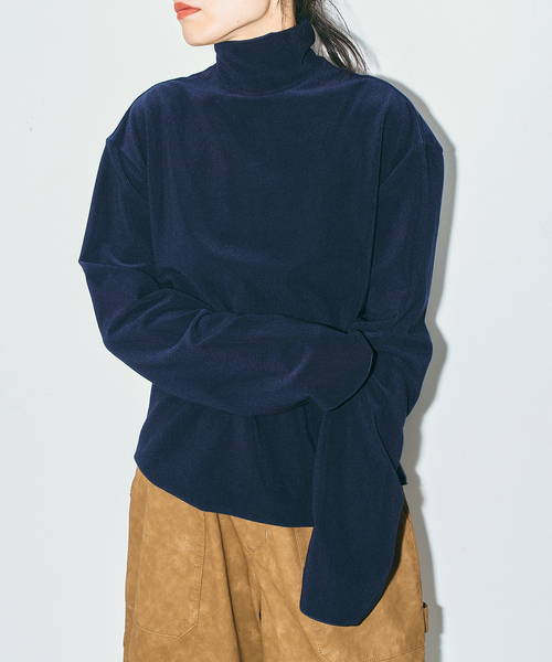 CITYSHOP(シティーショップ)の「TRICOT HIGH NECK TOP:カットソー(Tシャツ/カットソー・レディース・ブラック/ネイビー・FREE)」の2枚目の写真