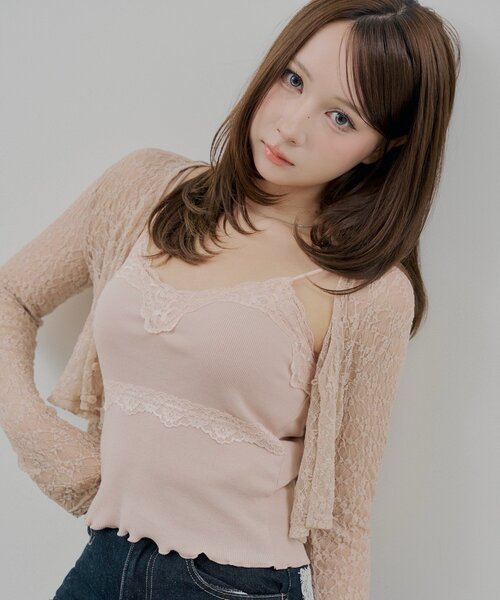 Chico(チコ)の「カップ付きVネックレースキャミ(タンクトップ・レディース・アイボリー/ピンクベージュ/ブラック/ブラウン・FREE)」の13枚目の写真