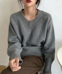 Vネックニットプルオーバー