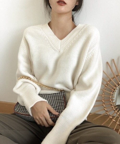 yuue' ( wear )（ユーイ）の「Vネックニットプルオーバー（ニット/セーター・レディース・ブラック/グレー/アイボリー/ベージュ・FREE）」の13枚目の写真