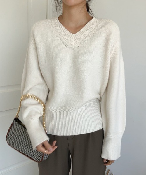 yuue' ( wear )（ユーイ）の「Vネックニットプルオーバー（ニット/セーター・レディース・ブラック/グレー/アイボリー/ベージュ・FREE）」の12枚目の写真
