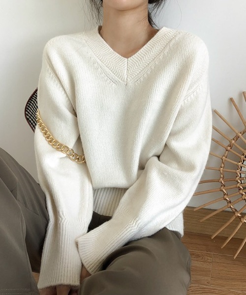 yuue' ( wear )（ユーイ）の「Vネックニットプルオーバー（ニット/セーター・レディース・ブラック/グレー/アイボリー/ベージュ・FREE）」の11枚目の写真