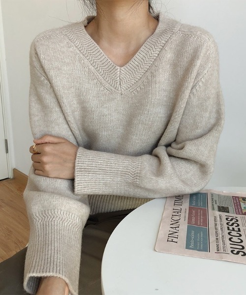 yuue' ( wear )（ユーイ）の「Vネックニットプルオーバー（ニット/セーター・レディース・ブラック/グレー/アイボリー/ベージュ・FREE）」の16枚目の写真