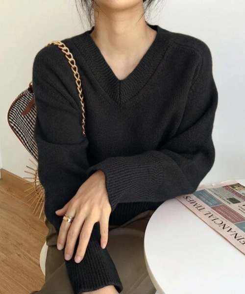 yuue' ( wear )（ユーイ）の「Vネックニットプルオーバー（ニット/セーター・レディース・ブラック/グレー/アイボリー/ベージュ・FREE）」の8枚目の写真