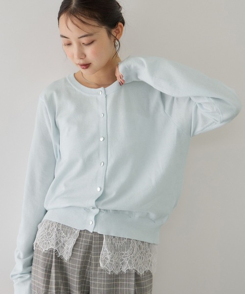 VIS(ビス)の「【WEB限定】裾レースドッキングクルーネックカーディガン(カーディガン/ボレロ・レディース・キナリ/サックスブルー/ダークブラウン/ブラック・FREE)」の1枚目の写真
