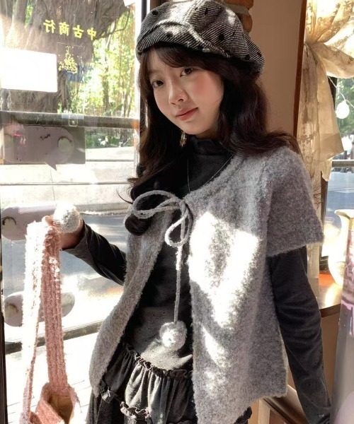 Teem Store(チームストア)の「ポンポンリボン紐付き ブークレフレンチスリーブニットカーディガン(ニット/セーター・レディース・アイボリー/グレー・M)」の13枚目の写真