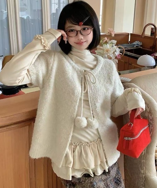 Teem Store(チームストア)の「ポンポンリボン紐付き ブークレフレンチスリーブニットカーディガン(ニット/セーター・レディース・アイボリー/グレー・M)」の4枚目の写真