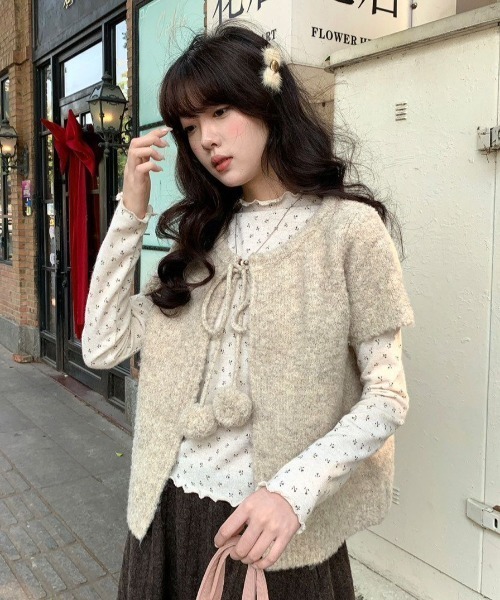 Teem Store(チームストア)の「ポンポンリボン紐付き ブークレフレンチスリーブニットカーディガン(ニット/セーター・レディース・アイボリー/グレー・M)」の3枚目の写真