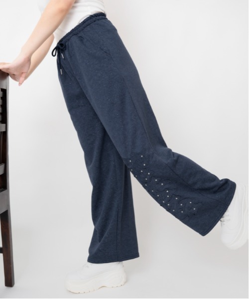 GORGE(ゴージ)の「ラメピグメント風 ラインストーンロゴワイドパンツ|全3色(その他パンツ・レディース・オフホワイト/ブラック/ネイビー・F)」の7枚目の写真