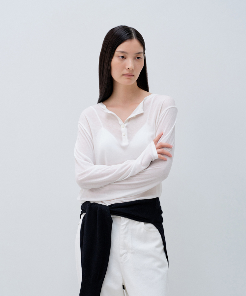 NOTIA(ノティア)の「HENRY NECK Tシャツ アイボリー(Tシャツ/カットソー・レディース・その他・SMALL/MEDIUM)」の1枚目の写真