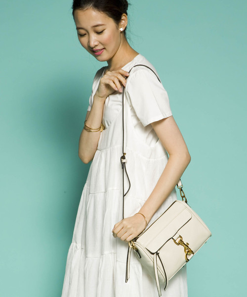 PLAIN CLOTHING(プレーンクロージング)の「タッセルショルダーバッグ/クラッチ【PLAIN CLOTHING】(ショルダーバッグ・レディース・ブラック/ホワイト/レッド・FREE)」の1枚目の写真