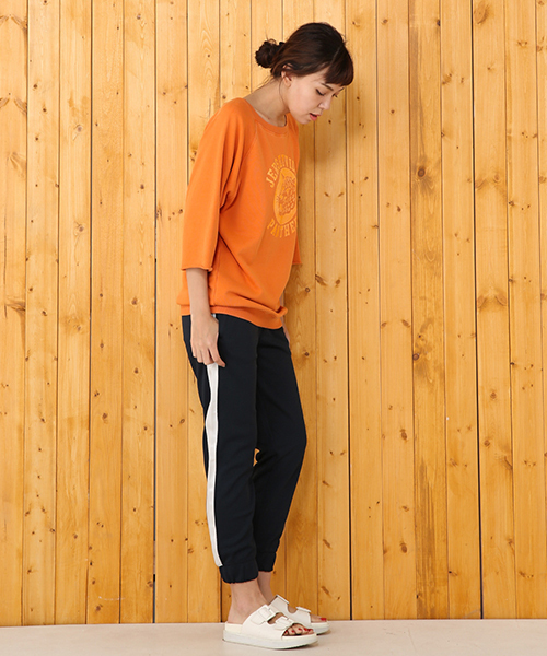 RODEO CROWNS WIDE BOWL（ロデオクラウンズワイドボウル）の「ラインジャージ パンツ（その他パンツ・レディース・ネイビー/ブラック・SMALL/MEDIUM）」の2枚目の写真