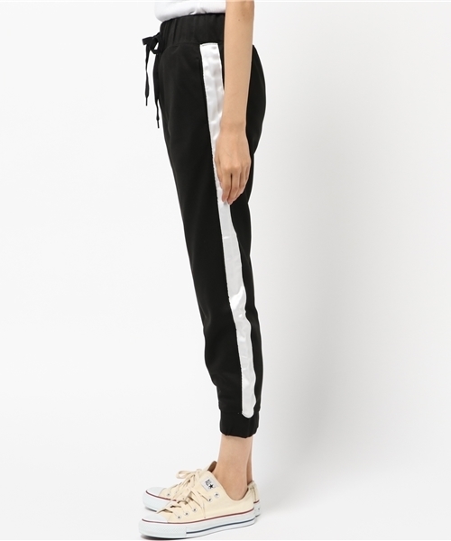 RODEO CROWNS WIDE BOWL（ロデオクラウンズワイドボウル）の「ラインジャージ パンツ（その他パンツ・レディース・ネイビー/ブラック・SMALL/MEDIUM）」の4枚目の写真