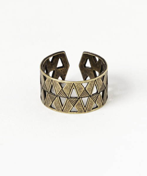 rovtski(ロフトスキー)の「Z)【LEF MADE】トライアングルパターンリング(リング・レディース・シルバー/ゴールド/ゴールド系その他/シルバー系その他/ブラック・FREE)」の5枚目の写真