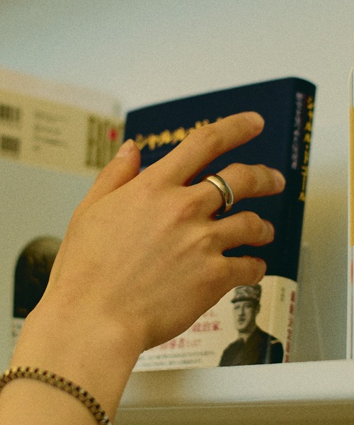 Vaya Con Dios（ヴァヤコンディオス）の「【VayaConDios/ヴァヤコンディオス】ステンレス製プレーンリング（リング・メンズ・ゴールド/アンティークシルバー/ブラック/シルバー/ピンクゴールド/シルバー系その他・#19/#17/#21/#13/#11/#9）」の11枚目の写真