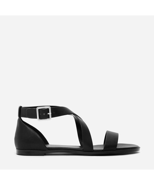 CHARLES & KEITH（チャールズ & キース）の「クロスストラップサンダル / CROSS-STRAP SANDALS（サンダル・レディース・ブラウン/ブラック/ライトベージュ・24cm/22.5cm/23.5cm/24.5cm/23cm）」の2枚目の写真