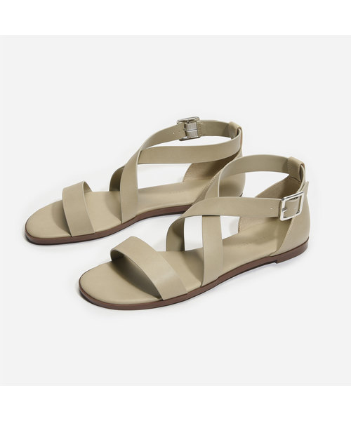 CHARLES & KEITH（チャールズ & キース）の「クロスストラップサンダル / CROSS-STRAP SANDALS（サンダル・レディース・ブラウン/ブラック/ライトベージュ・24cm/22.5cm/23.5cm/24.5cm/23cm）」の6枚目の写真
