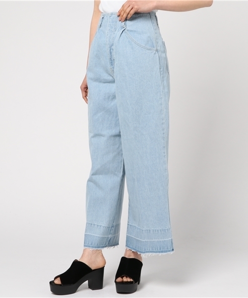 mysty woman（ミスティウーマン）の「10ozデニム裾フリンジワイドパンツ（デニムパンツ・レディース・サックスブルー/ブルー/ブルー系その他・SMALL/MEDIUM）」の2枚目の写真