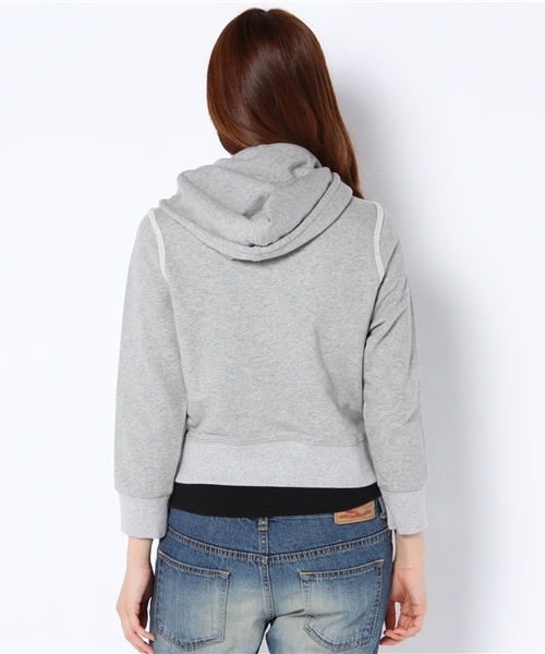 Ray BEAMS(レイビームス)の「Ray BEAMS / クロップドパーカー(パーカー・レディース・オフホワイト/グレー・ONE SIZE)」の4枚目の写真