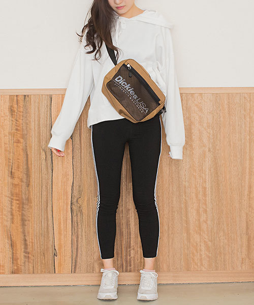 Dickies（ディッキーズ）の「Dickies　SPLOGO MINI SHOULDER BAG（ショルダーバッグ・レディース・ブラック/ライトブラウン/ネイビー/ワイン・FREE）」の6枚目の写真