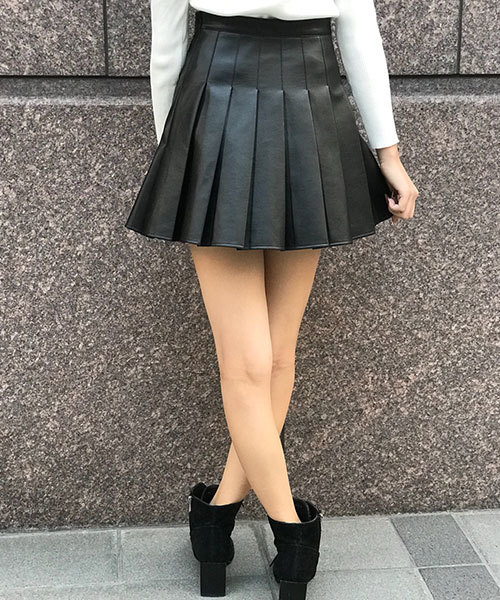 SPIGA（スピーガ）の「ﾌﾟﾘｰﾂ合皮ｽｶｰﾄ（スカート）」 - WEAR